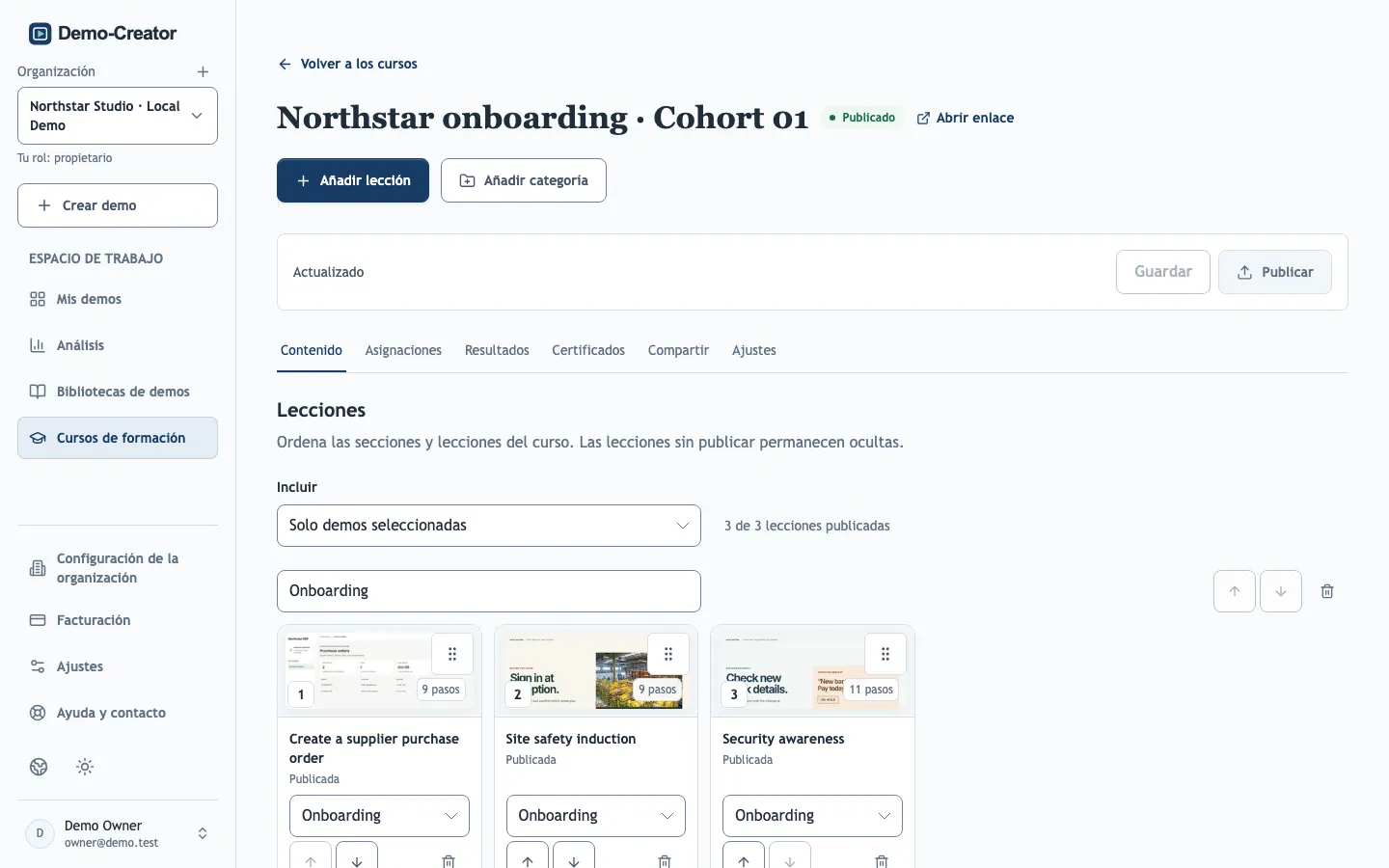 Un curso de formación con las pestañas Contenido, Asignaciones y Resultados